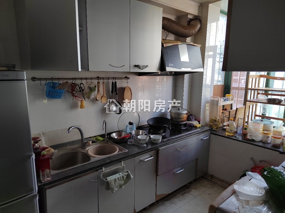 新光花园 123平 南向三室二厅 精装 满两年 学区房