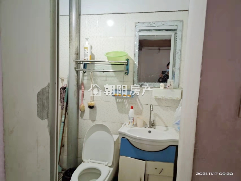 钟郢小区 56平 朝南精装两居 满两年 交通便利