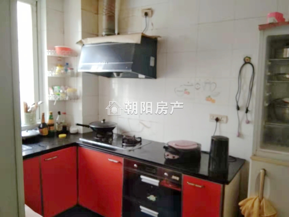 民生小区 99平 南向精装三室 满两年 交通便利