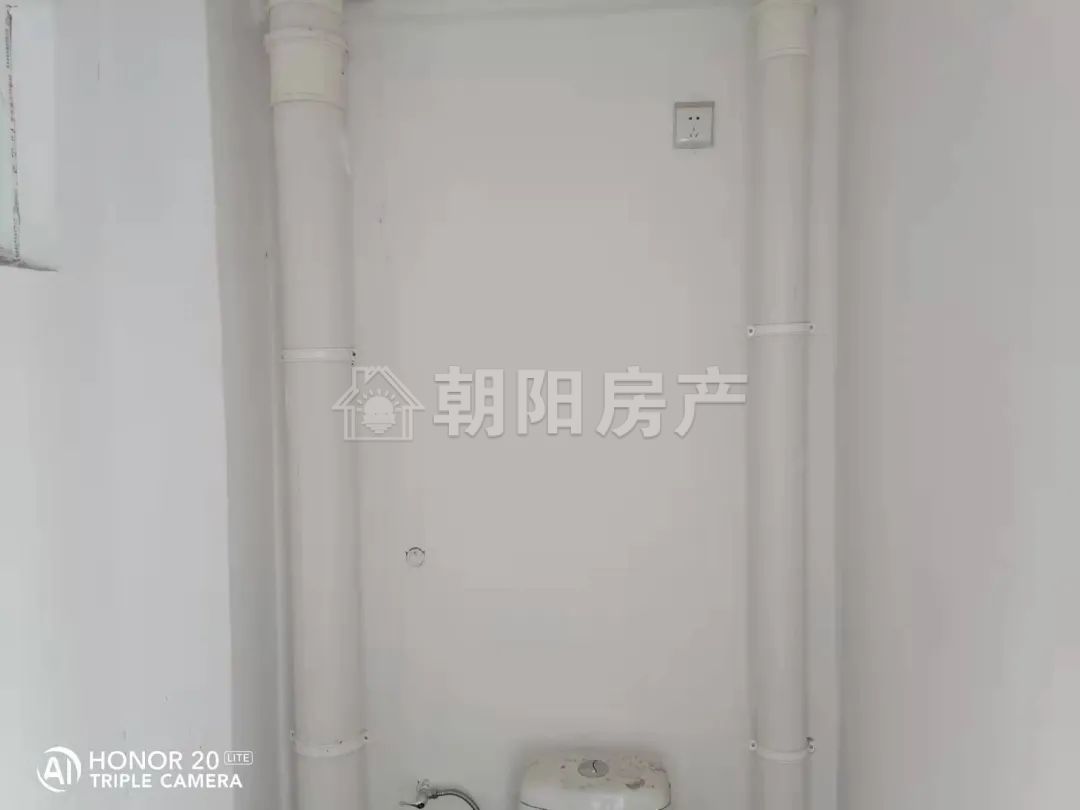西湖花园C区 50平 南向一室一厅 免税毛坯高楼层