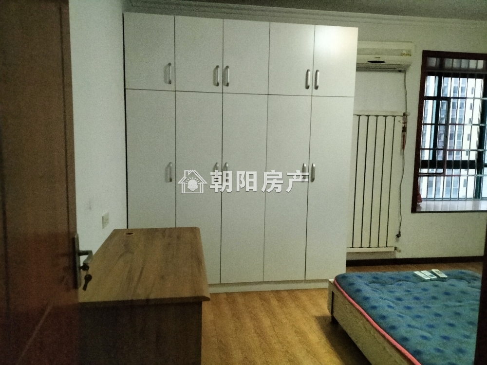 鑫诚花园 145平 三室二厅二卫双阳台 精装 满两年 学区房