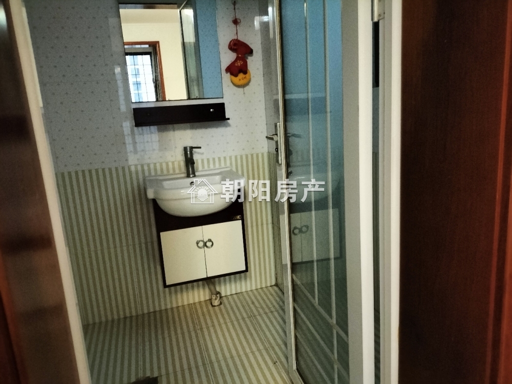 鑫诚花园 145平 三室二厅二卫双阳台 精装 满两年 学区房