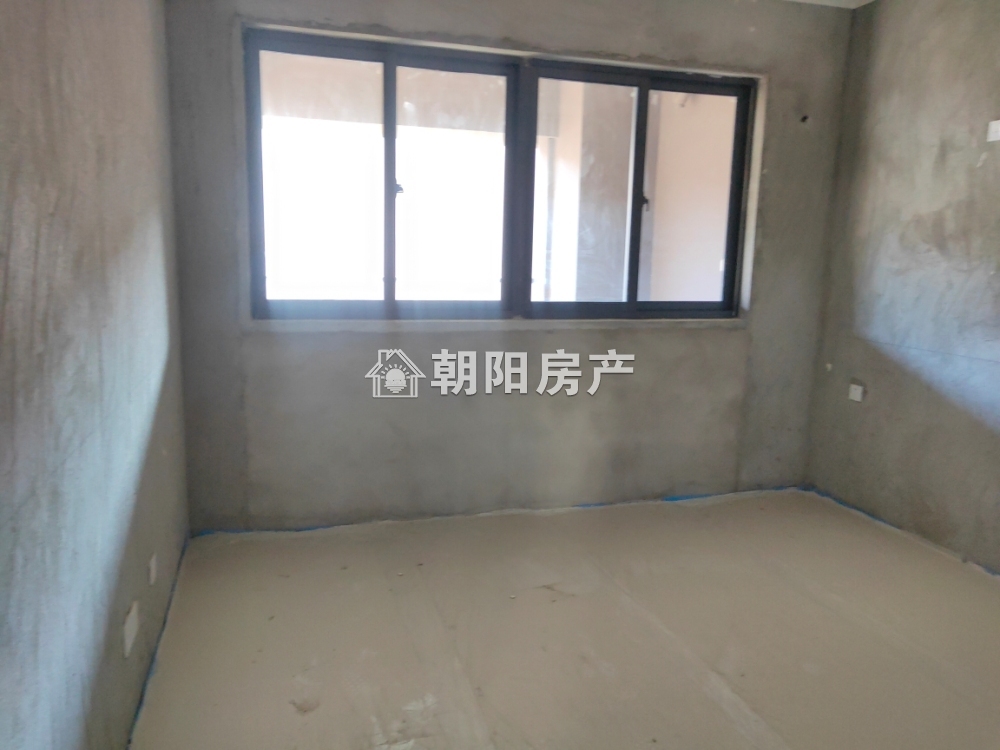 安理家园 138平 三室二厅 毛坯 交通便利 学区房