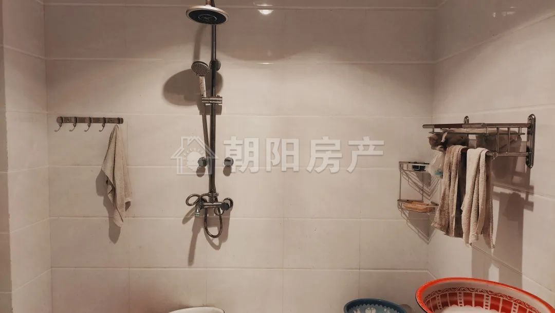 东湖新城 95平 南向两室两厅 简装 交通便利 学区房