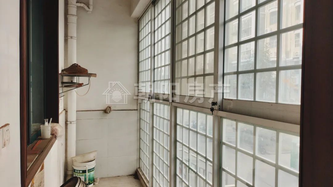东湖新城 95平 南向两室两厅 简装 交通便利 学区房