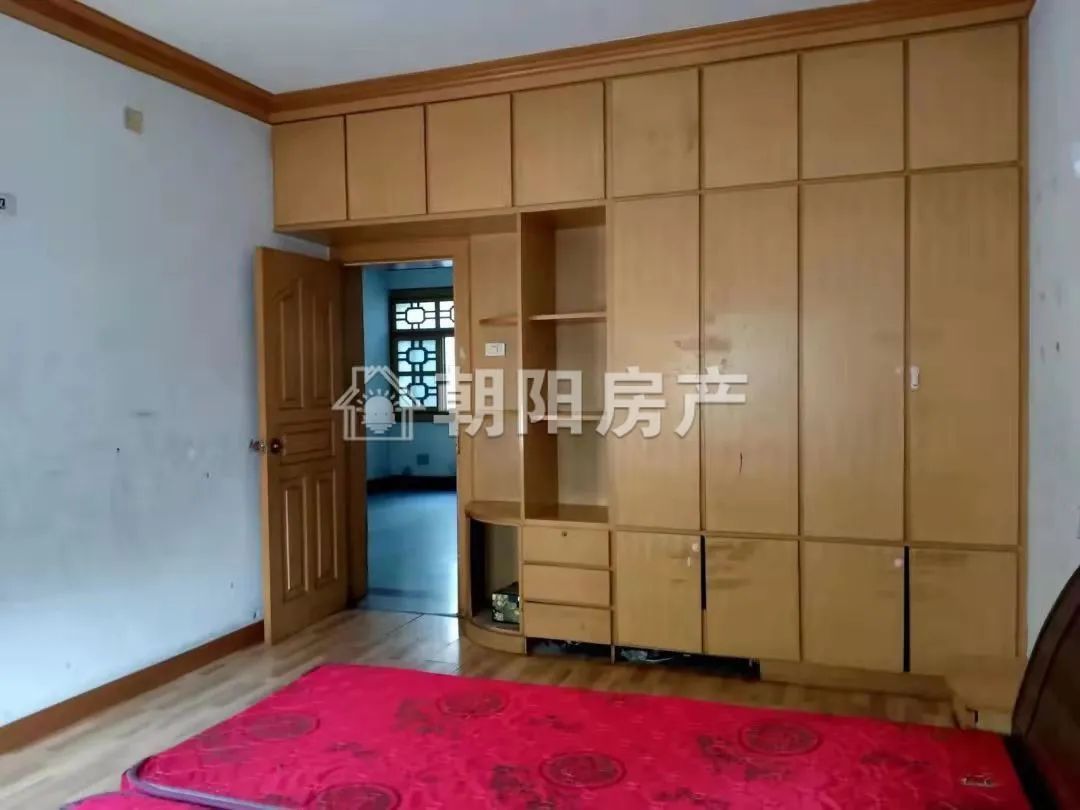 外贸家属楼 100平 南向三居 简装 交通便利 随时看房