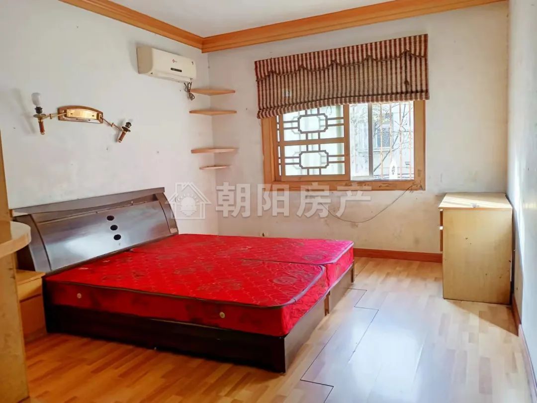 外贸家属楼 100平 南向三居 简装 交通便利 随时看房