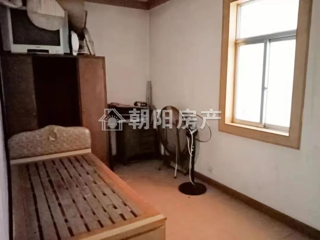 外贸家属楼 100平 南向三居 简装 交通便利 随时看房