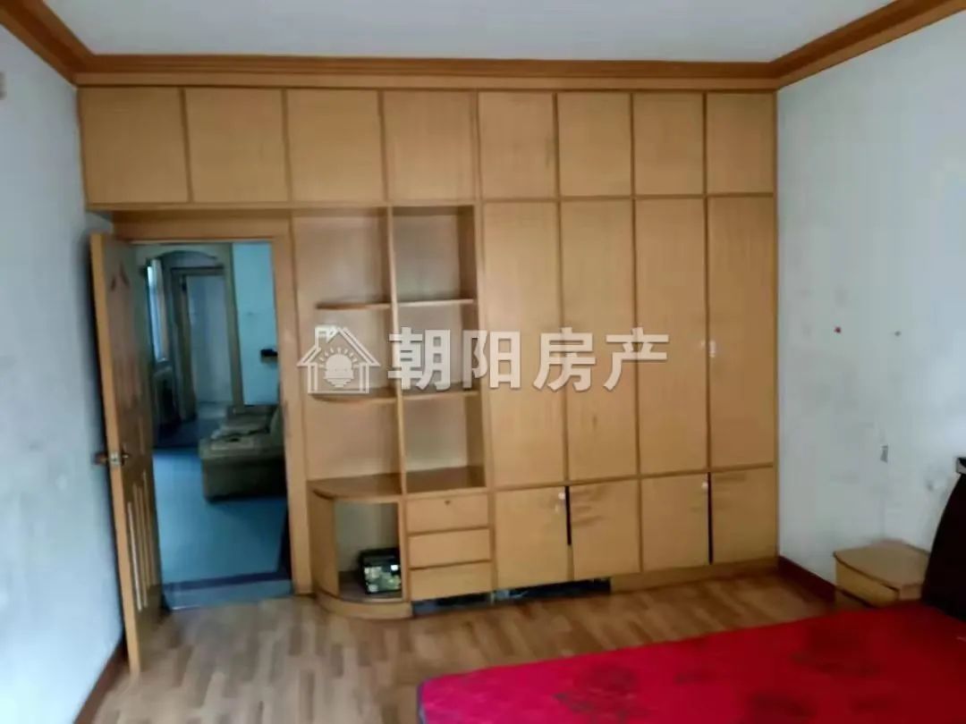 外贸家属楼 100平 南向三居 简装 交通便利 随时看房