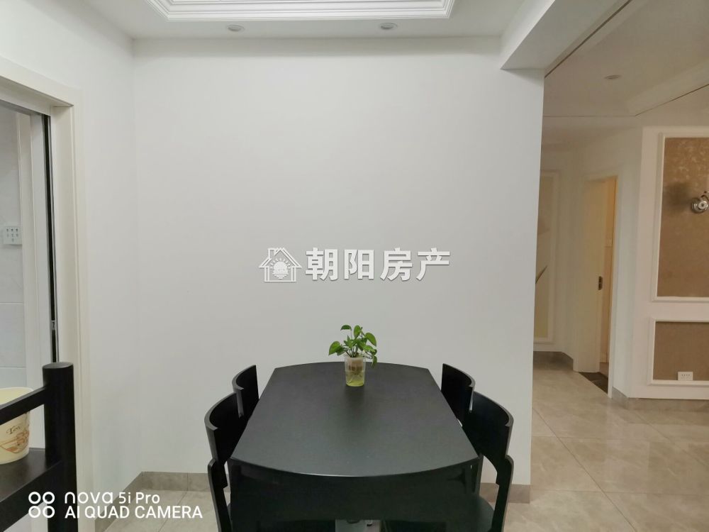 上郑广场 130平 南向三室两厅 精装高楼层 满两年 学区房