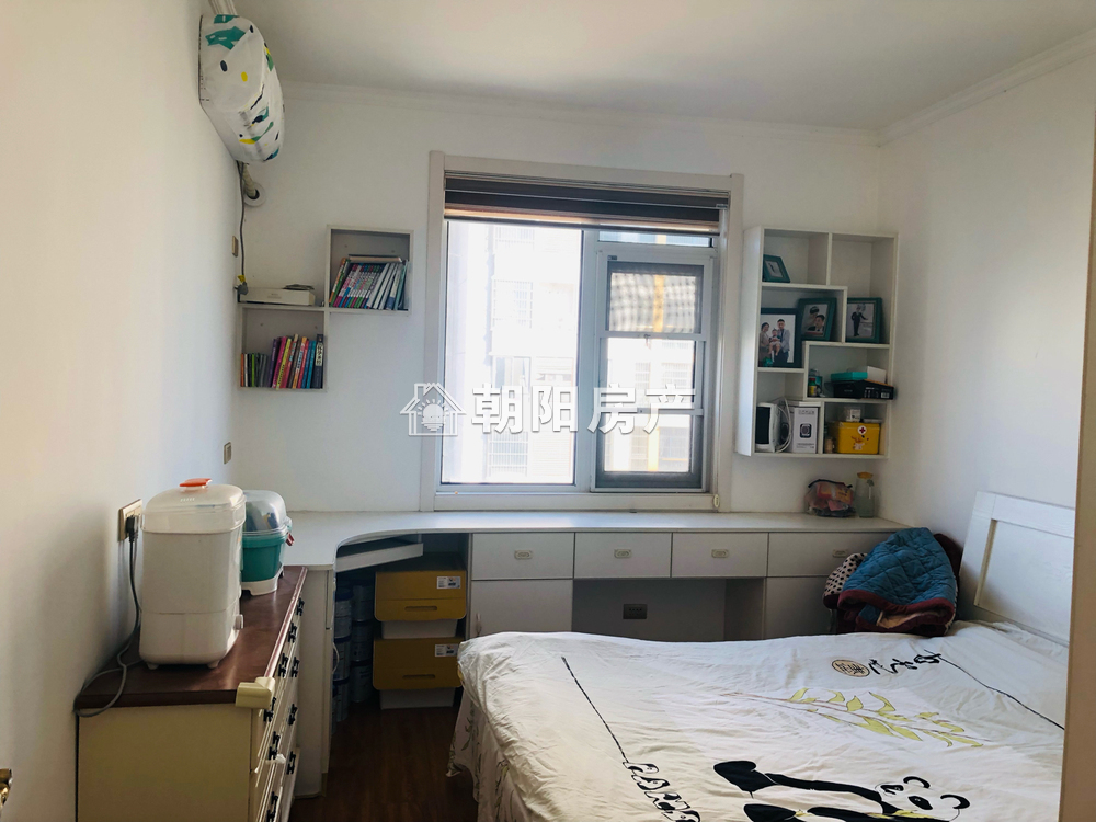 香樟苑四期 110平 南向三室二厅 精装 随时看房