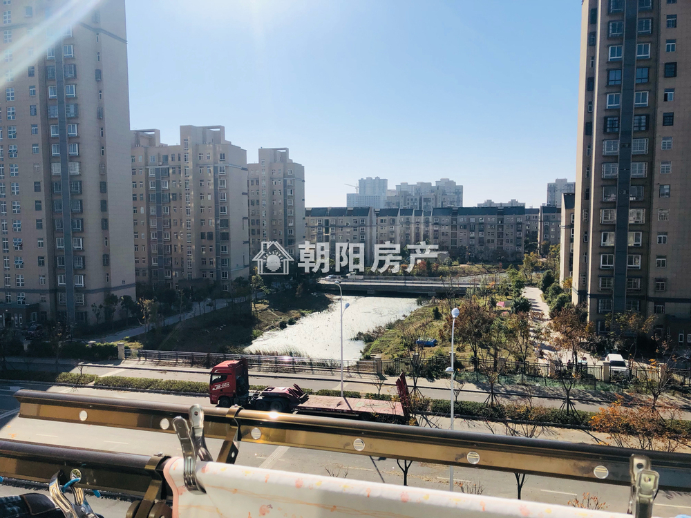 香樟苑四期 110平 南向三室二厅 精装 随时看房