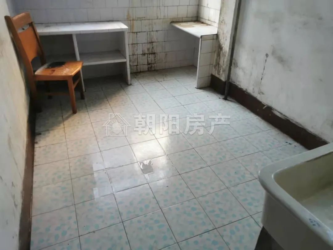 水建公司家属楼 67平 南向两室一厅 满两年 学区房 交通便利