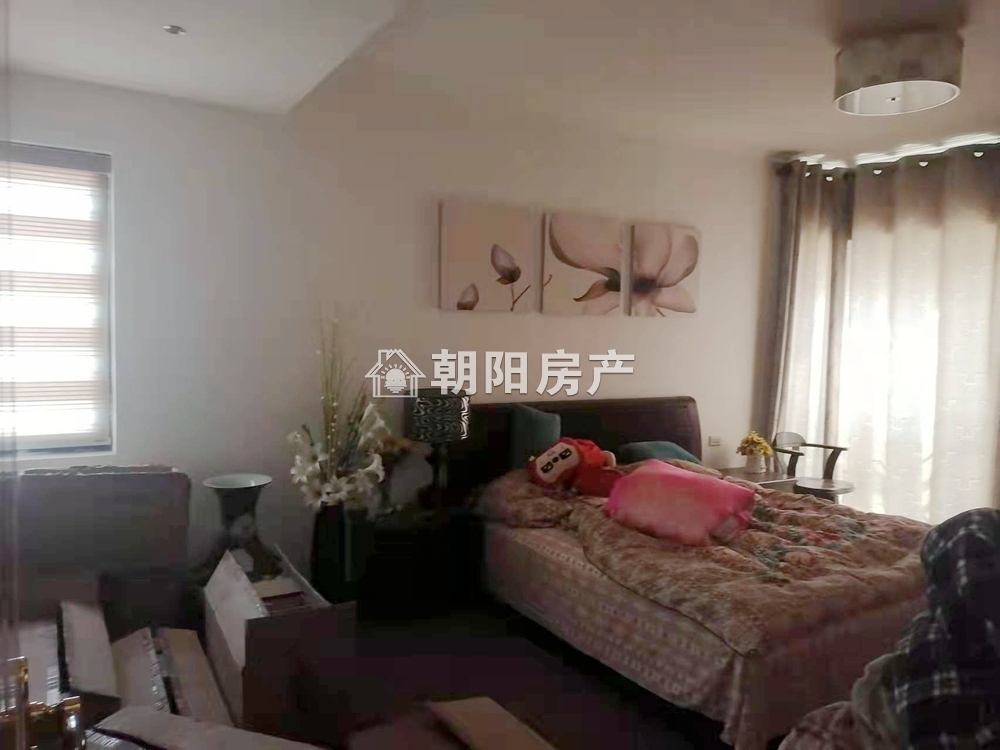 财富中心 142平 南向三室二厅 精装 学区房 交通便利