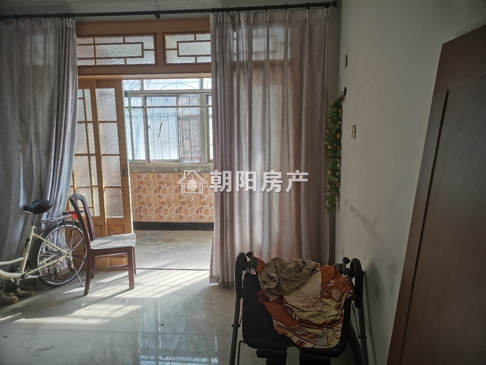 香港街 89平 南向三居 采光好 满五唯一