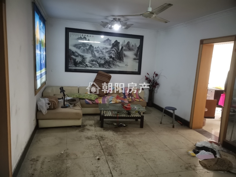 香港街 89平 南向三居 采光好 满五唯一