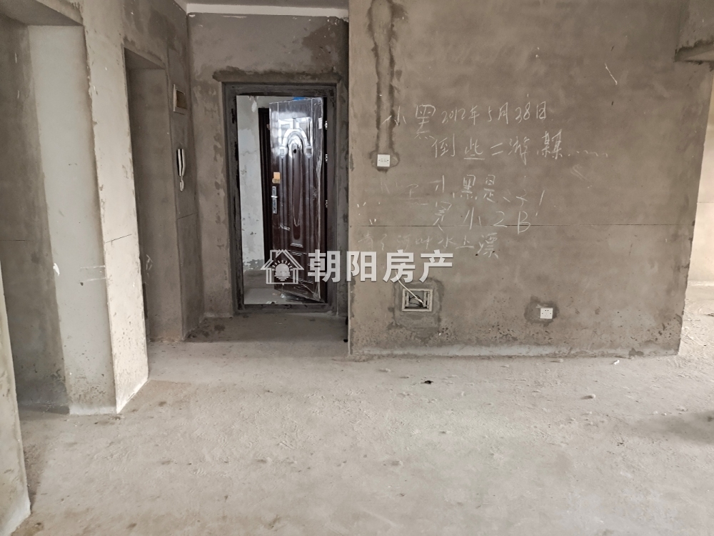九龙岗建设村C区 80平 朝南三室 满两年 2000元/平