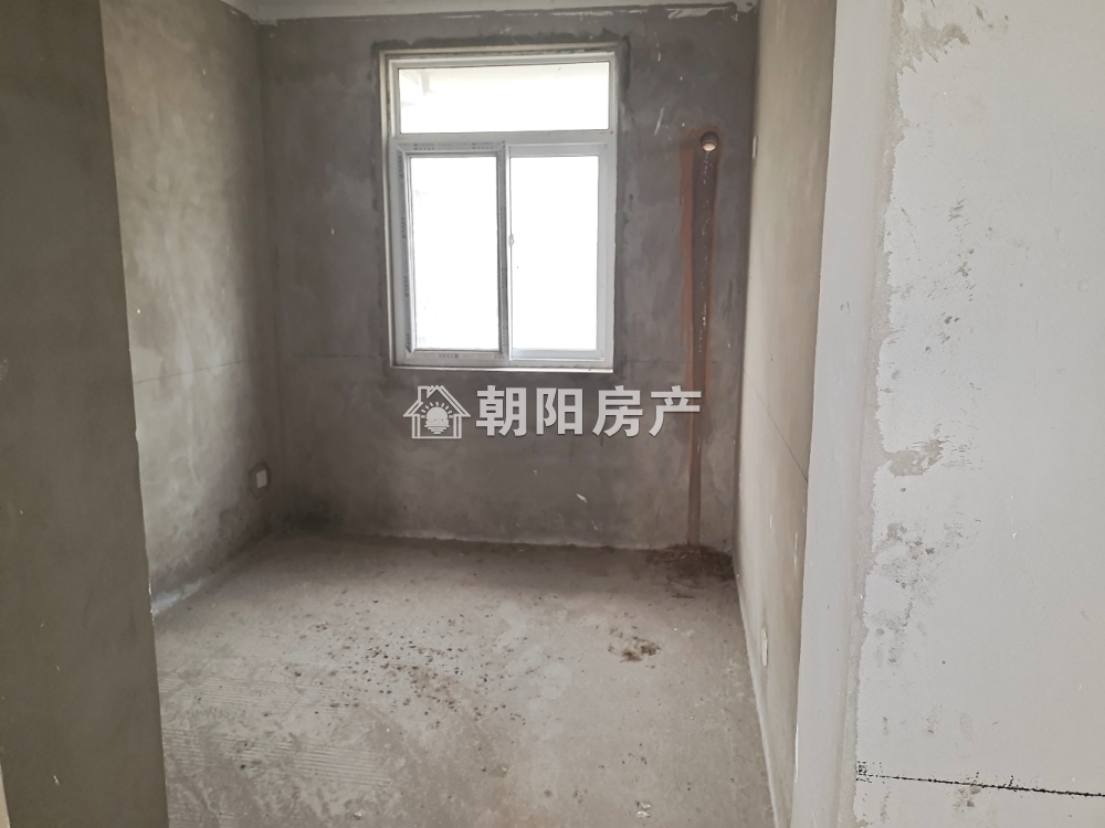 九龙岗建设村C区 80平 朝南三室 满两年 2000元/平