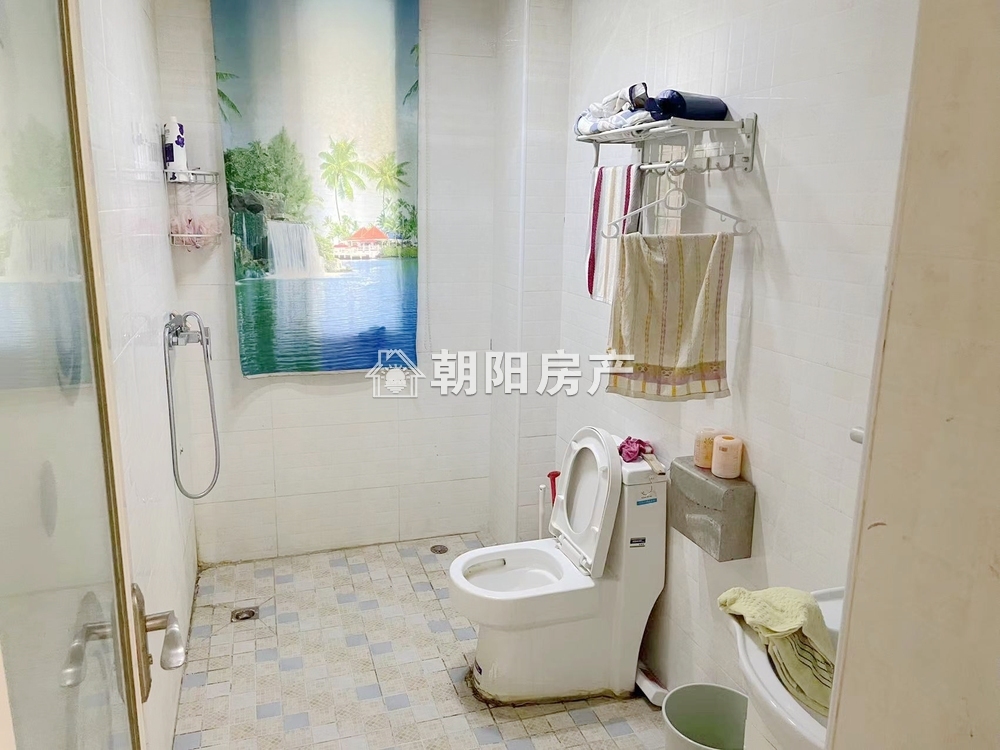 龙湖中心简单装修两室诚心出售看房方便