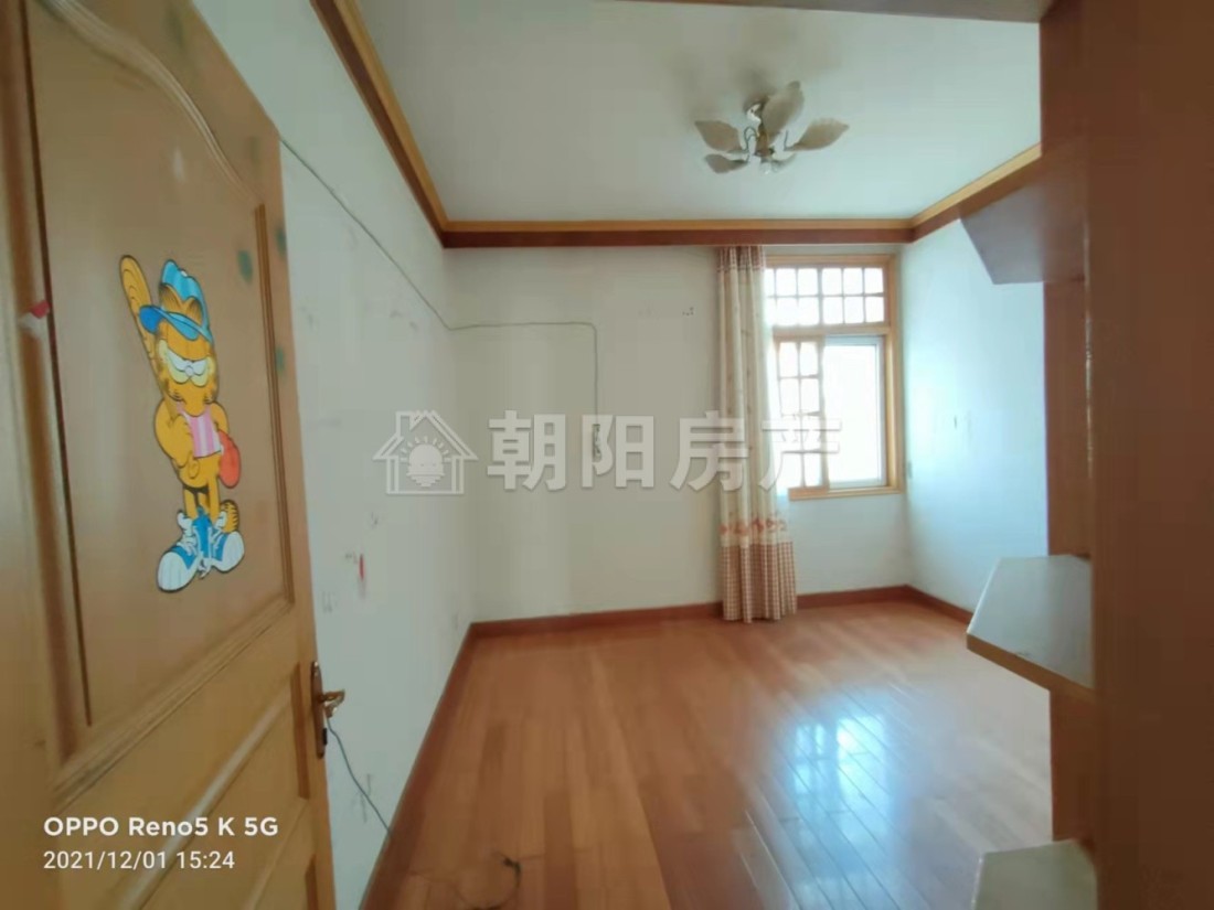 供电小区 107平 南向三居 满两年 交通便利 学区房