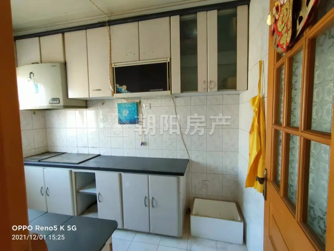 供电小区 107平 南向三居 满两年 交通便利 学区房