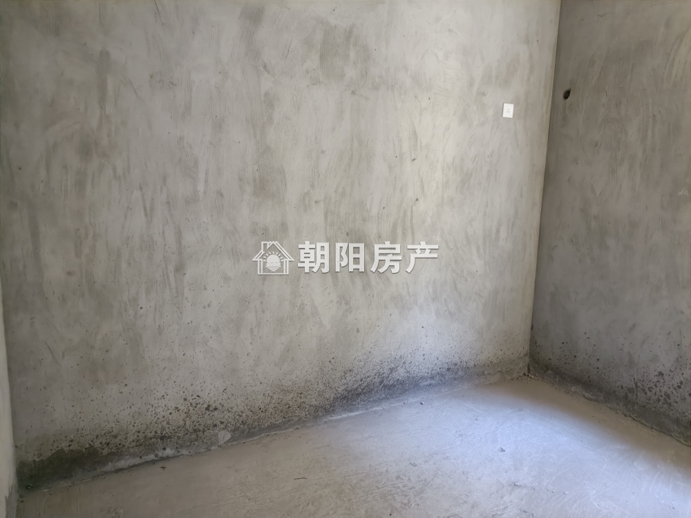 公园道一号 104平 南向三室二厅 交通便利 毛坯自由装修