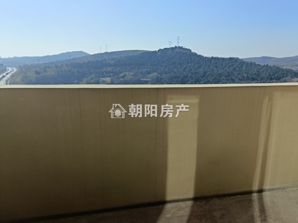 公园道一号 104平 南向三室二厅 交通便利 毛坯自由装修