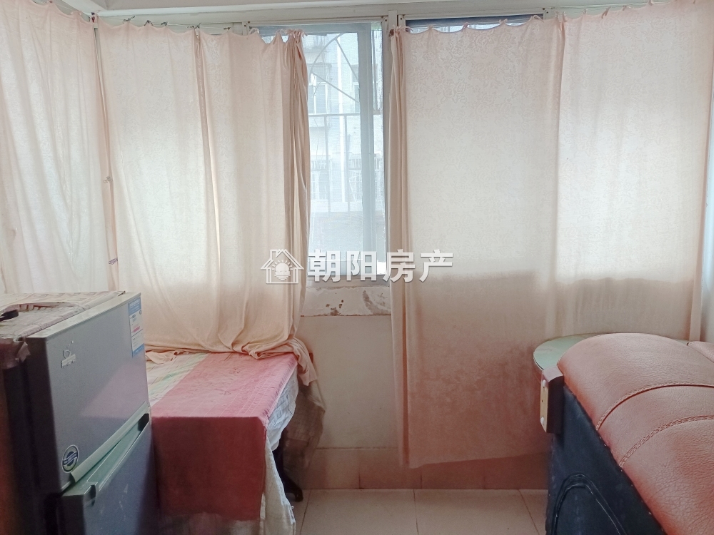 吉安小区 61平 南向两居 满两年 交通便利 普装