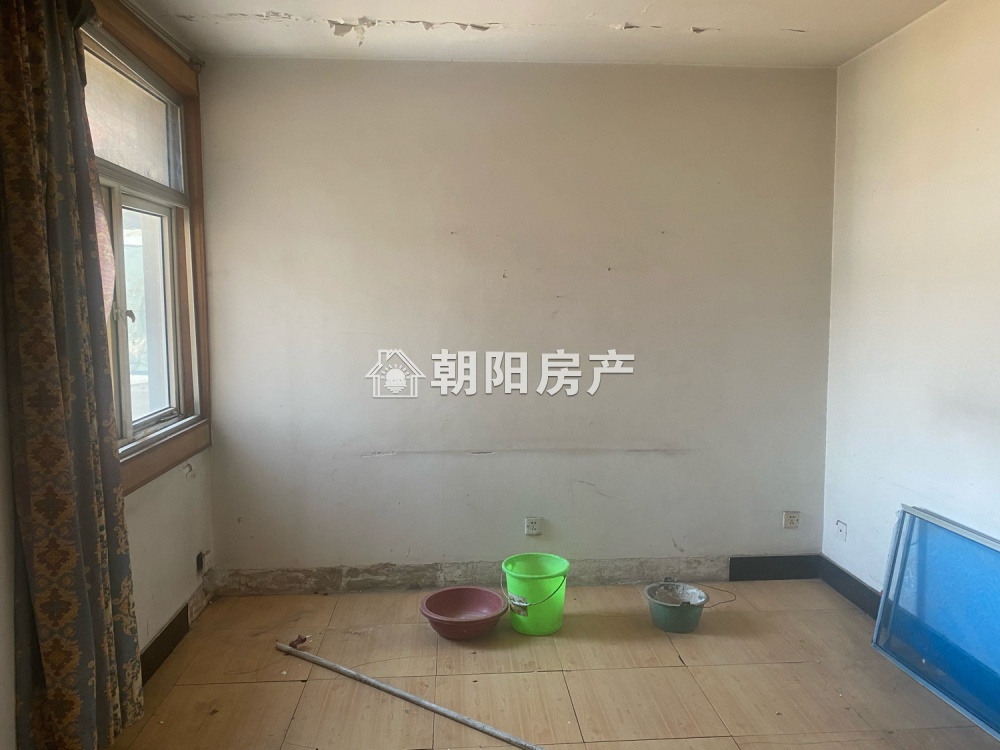 面粉厂家属楼 70平 南向两室一厅 采光好 单价857元