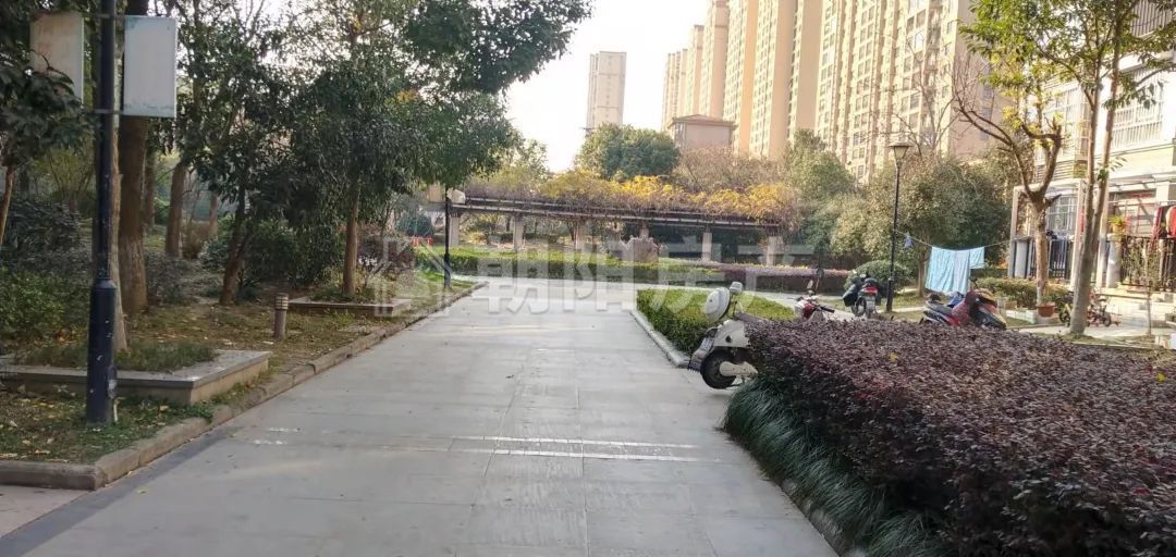 西城公馆 120平 南向三室 交通便利 学区房