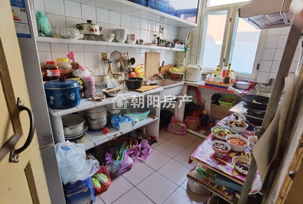 柏园医药家属楼 65平 南向两室一厅 交通便利 简装