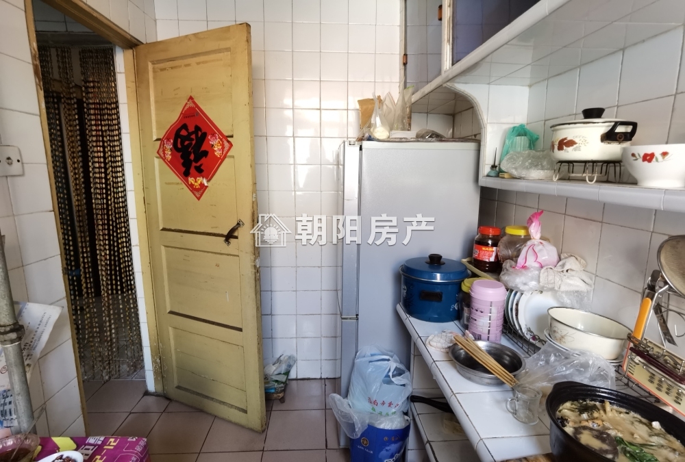 柏园医药家属楼 65平 南向两室一厅 交通便利 简装