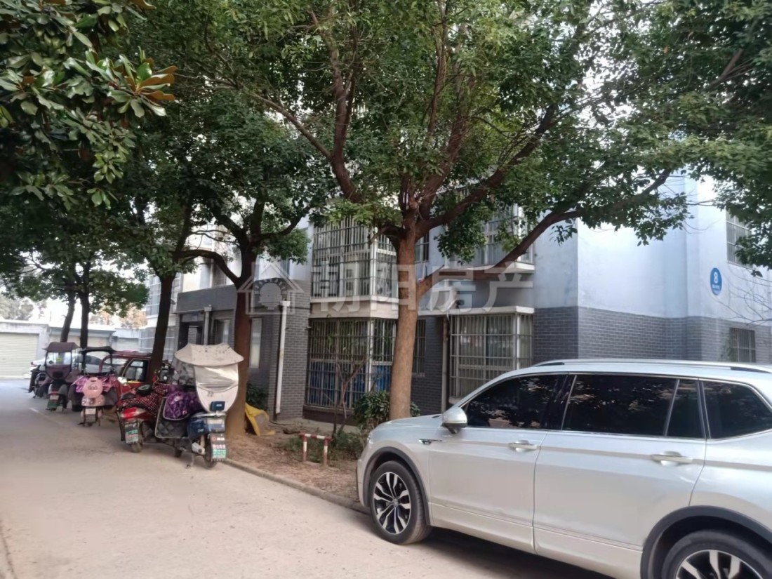 临水雅苑 148平 南向大三居 学区房 满两年 交通便利