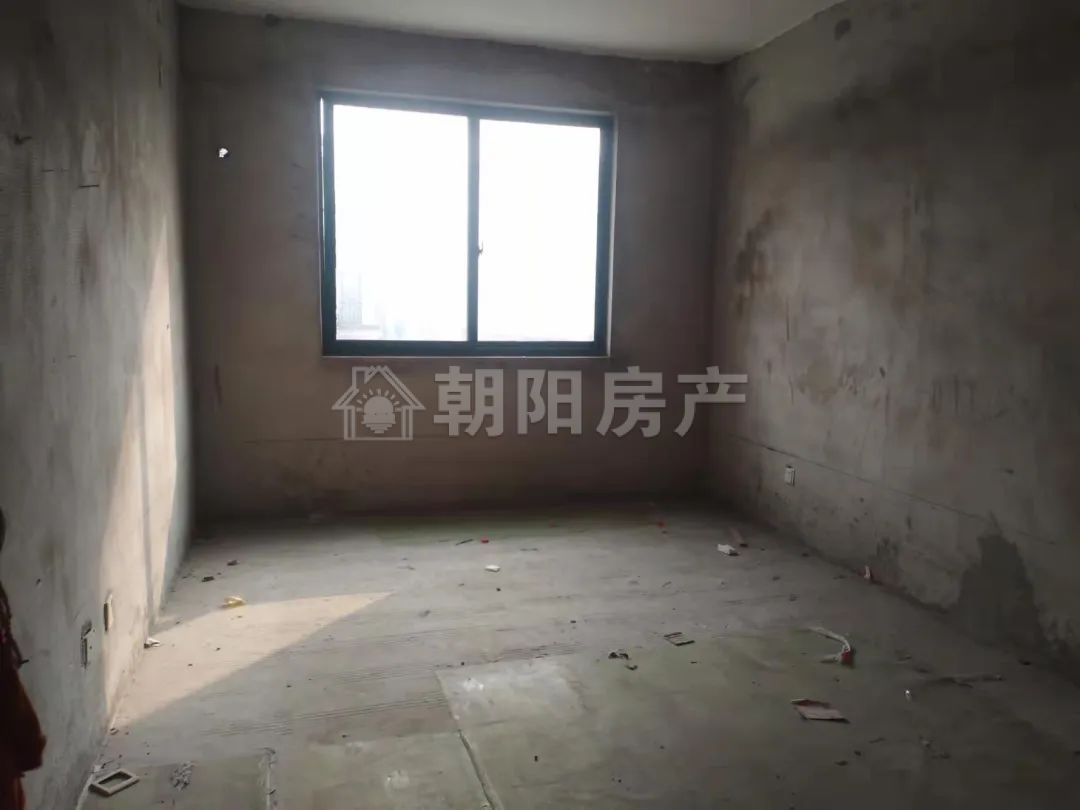 尚泰小区 92平 南向四室 学区房 交通便利 高楼层采光好