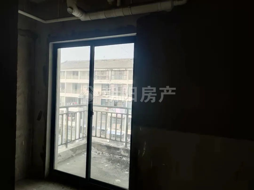 尚泰小区 197平 南向五室两厅 满五唯一 学区房