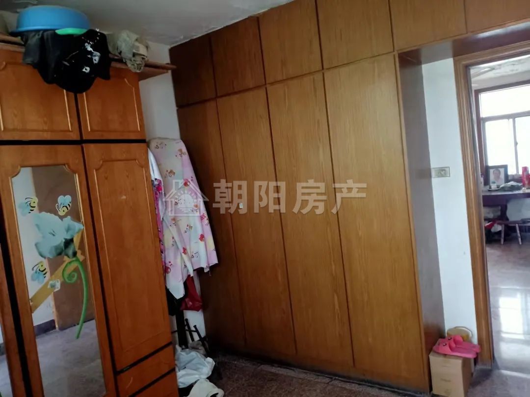 百货大楼 95平 南向三居 满五唯一 学区房 简装