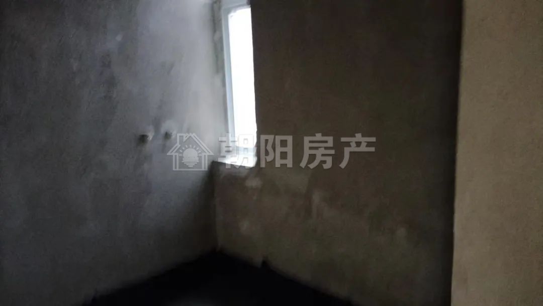凤凰首府 113平 南向三居 满两年 交通便利 学区房