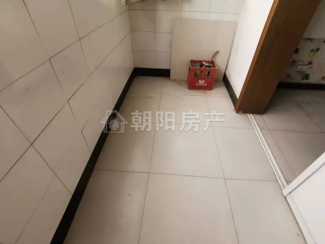 金凤凰菜市 100平 南向三室 满五唯一 交通便利