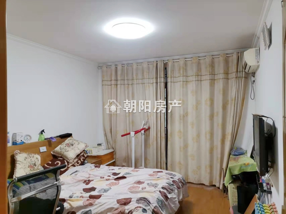 海达花园 89平 南向两室 满两年 精装 交通便利