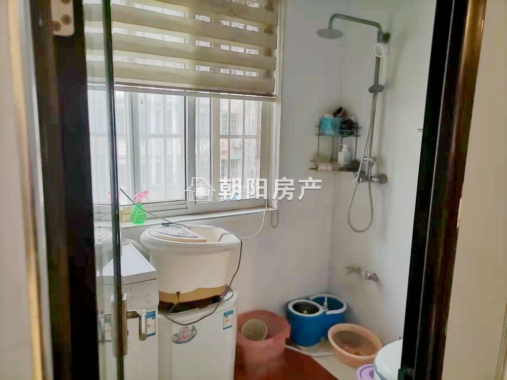 海达花园 89平 南向两室 满两年 精装 交通便利