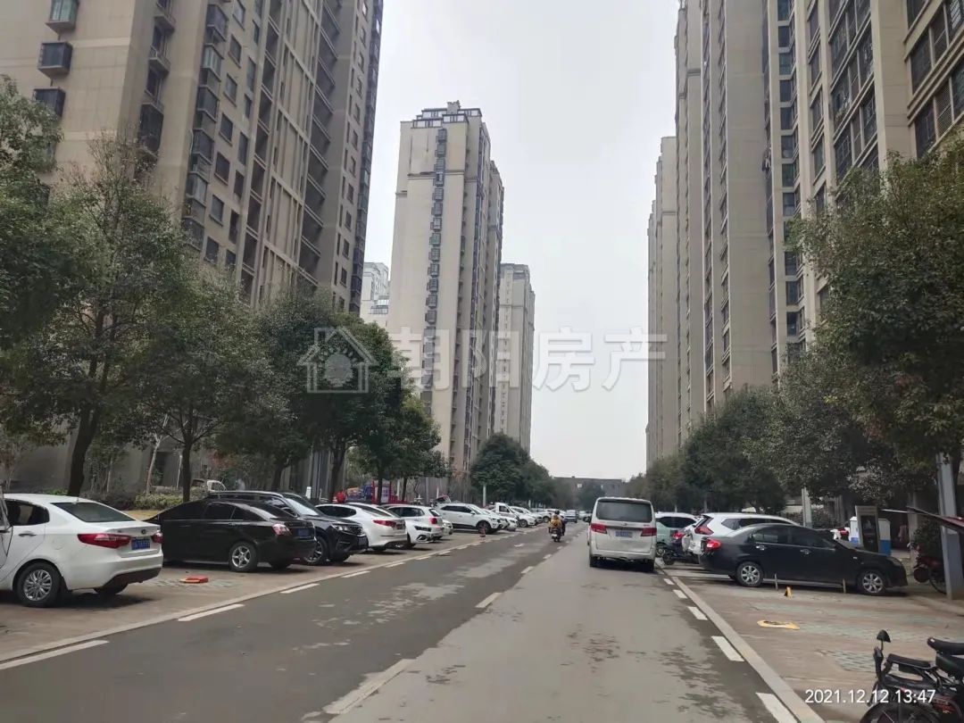 天玺国际城 115平 南向精装三室 满两年 交通便利