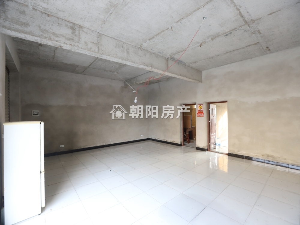 三和镇 640平 仓库出租 交通便利 低楼层