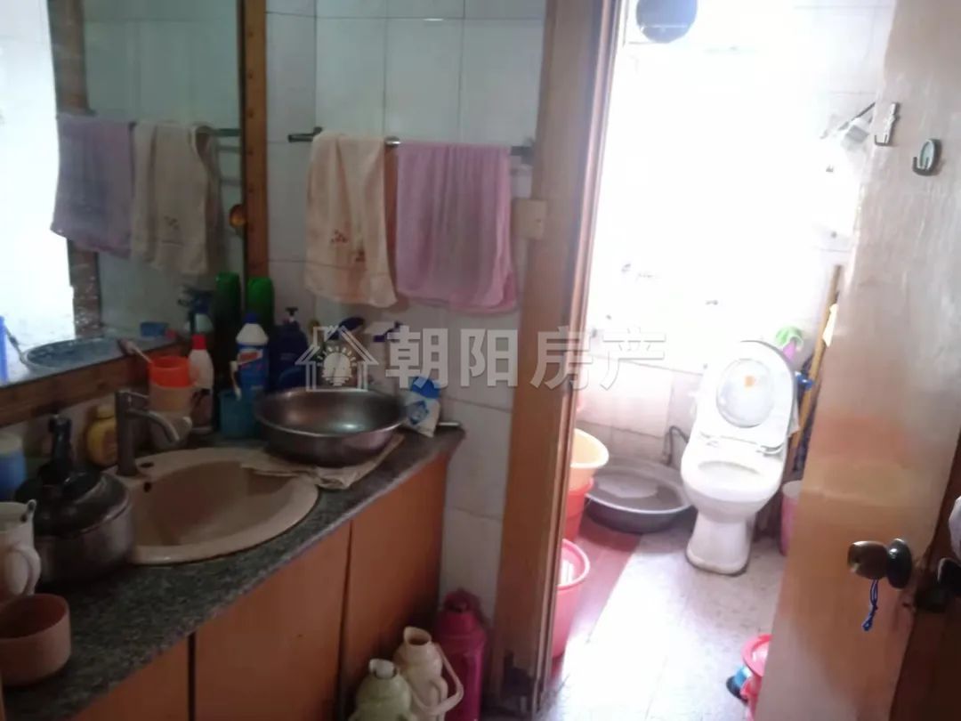 鱼苗场小区 92平 三室二厅 东向简装 交通便利学区房
