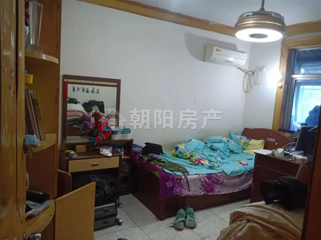 鱼苗场小区 92平 三室二厅 东向简装 交通便利学区房