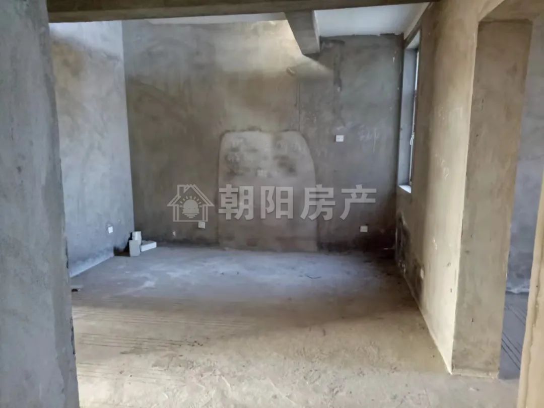 放响村 77平 南向三居高楼层 毛坯 环境好 总价19万