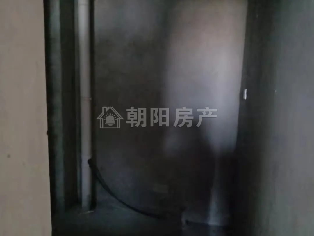 放响村 77平 南向三居高楼层 毛坯 环境好 总价19万