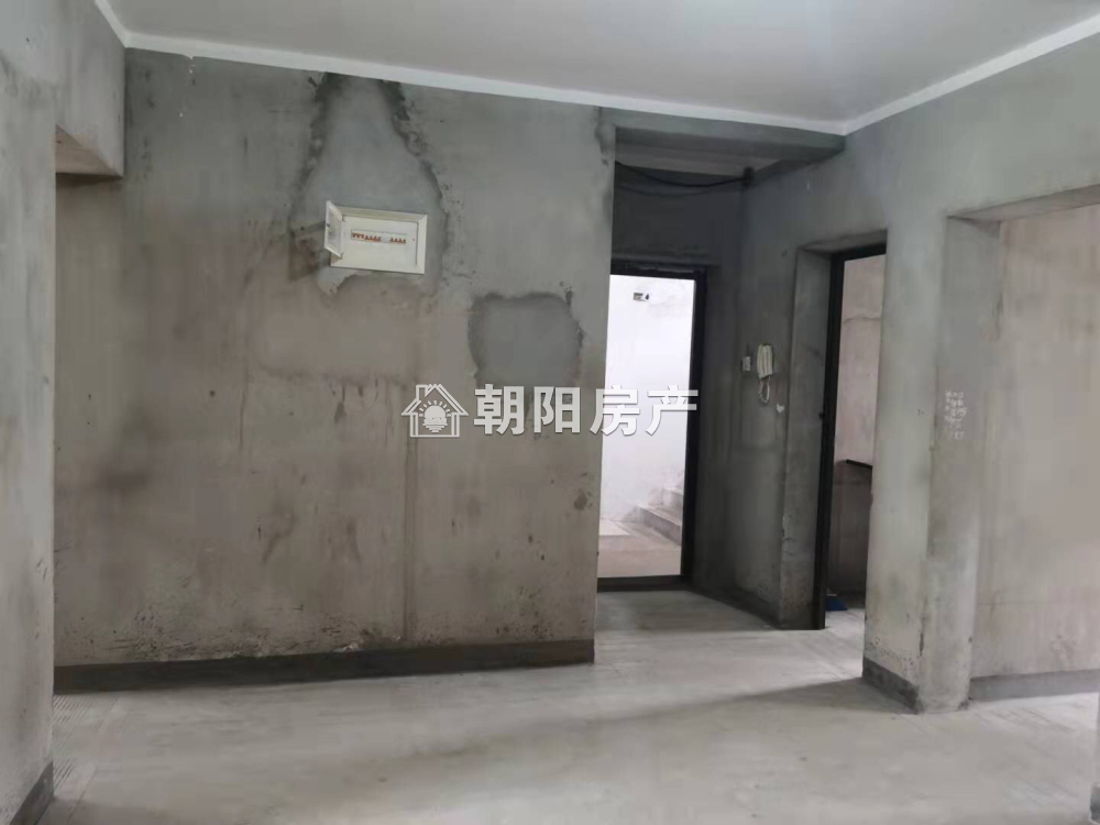 居仁村三区 81平 南向三室毛坯 交通便利