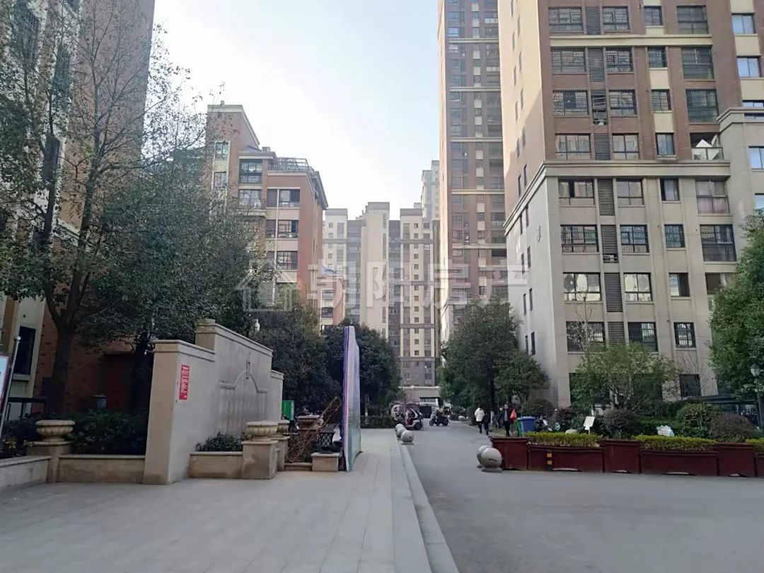 翰林首府 90平 南向三室 满两年 交通便利 配套齐全