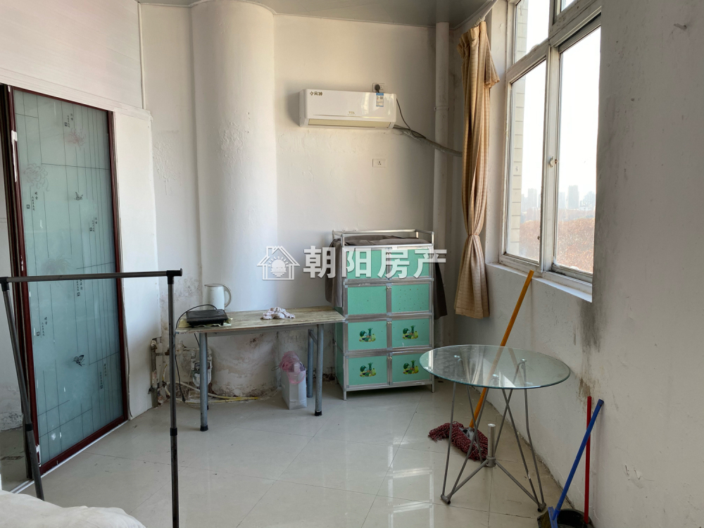 金龙门公寓 42平 一室一厅 交通便利 简装