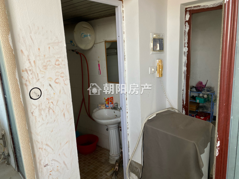 金龙门公寓 42平 一室一厅 交通便利 简装